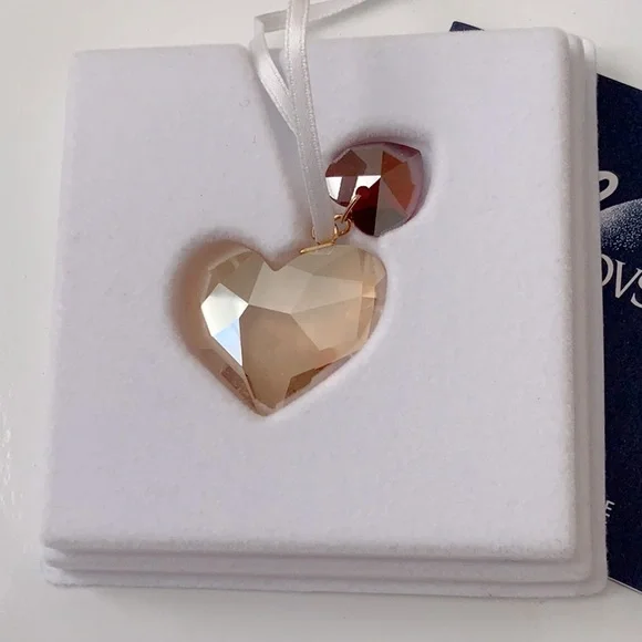Beautiful New Retired Swarovski Two Colour Hearts Necklace/Ornament. - Picture 2 of 6